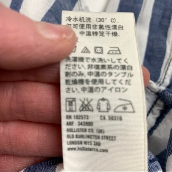 Hollister Cotton Blue Striped Button Up size Medium - Picture 12 of 13